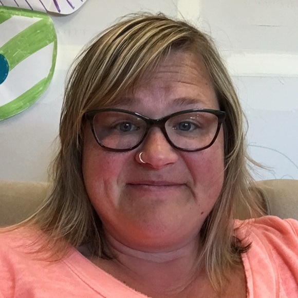 Profile Picture of Tammy Hackett (@rtbhackett) on Poshmark