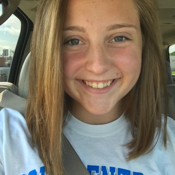 Profile Picture of Mackenzie Dettman (@m_dettman) on Poshmark