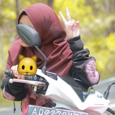 Profile Picture of Reza Laura (@RezaLaura8) on Twitter
