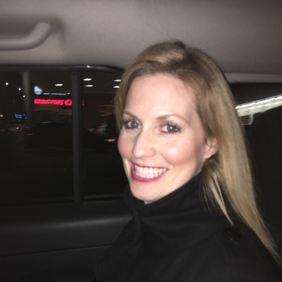 Profile Picture of Kendra Fournier (@kendra_fournier) on Poshmark