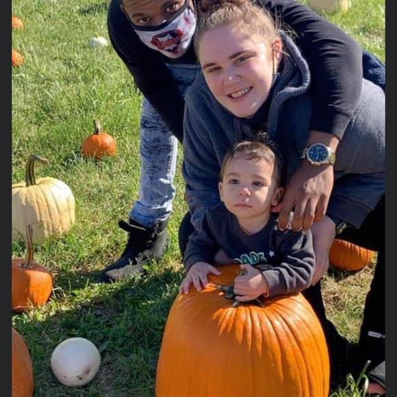 Profile Picture of Brittany Strausser (@bratperez) on Poshmark