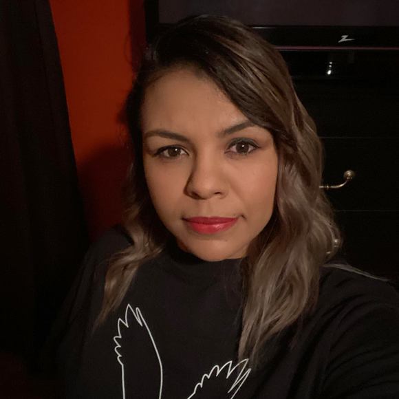 Profile Picture of Sandra Acosta (@sandraacosta82) on Poshmark