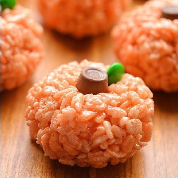 Profile Picture of Luz Anasky (@luzmatica79) on Poshmark