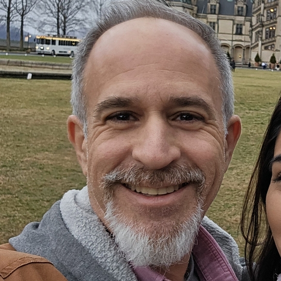 Profile Picture of Carlos Pernas (@cpernas) on Poshmark