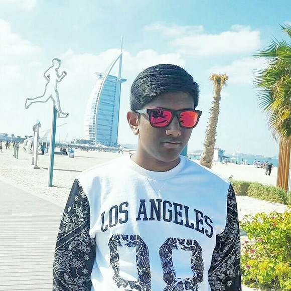 Profile Picture of Keshav Buragadda (@keshav67124) on Poshmark