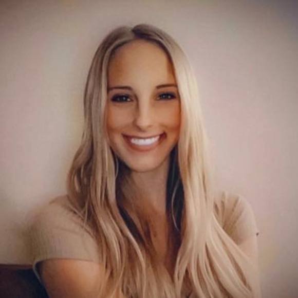 Profile Picture of Sophie Biechler (@sophieb14) on Poshmark