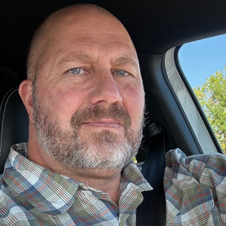 Profile Picture of Stephen VanLiew (@stephenvanliew) on Tiktok
