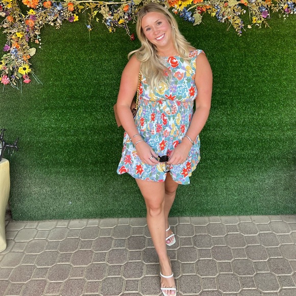 Profile Picture of Laurynn Lochhead (@rynnlochhead16) on Poshmark