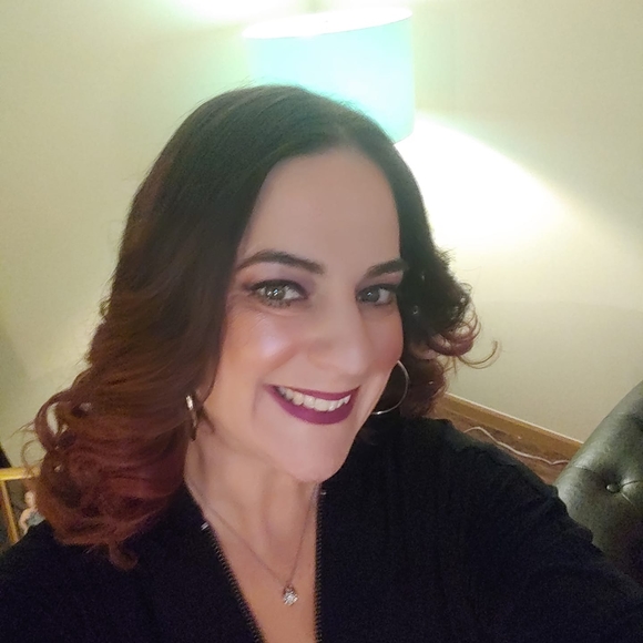 Profile Picture of Mindy Downing (@silverdori23) on Poshmark