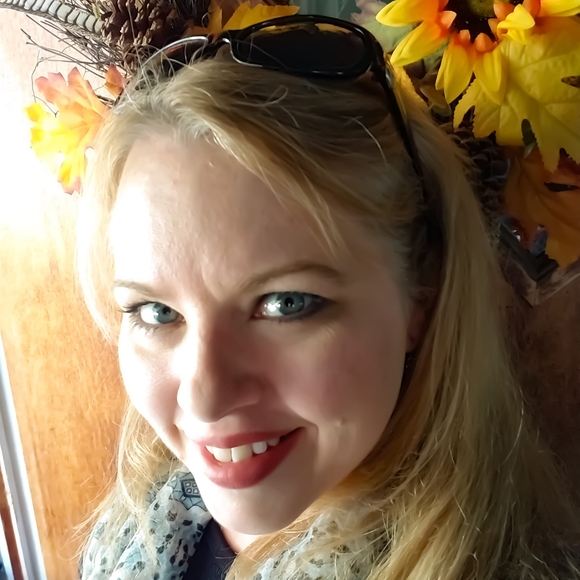Profile Picture of Chasity Jackson (@chasitylj77) on Poshmark