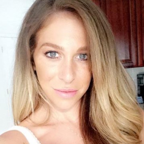 Profile Picture of Kerri Bellantone (@kerri9259) on Poshmark