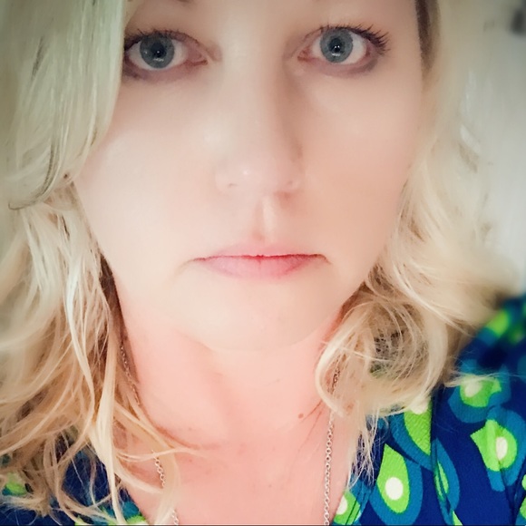 Profile Picture of Lisa Spicer (@lspice01) on Poshmark