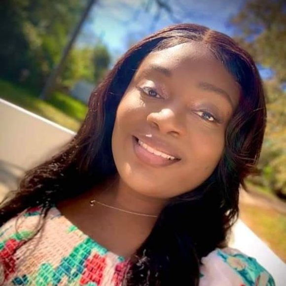 Profile Picture of Sheena Sheena (@tasheena23) on Poshmark