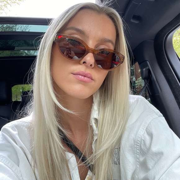 Profile Picture of Julia Ricketti (@juliamricketti) on Poshmark