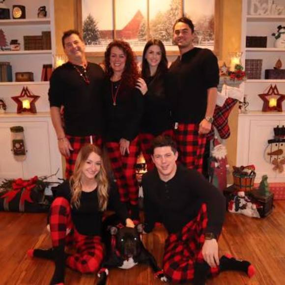 Profile Picture of Dawn Cornwell kenny (@dawncornwell982) on Poshmark