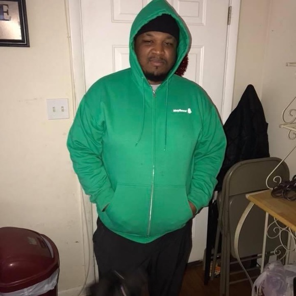 Profile Picture of Thomas Williams (@tlw1989) on Poshmark