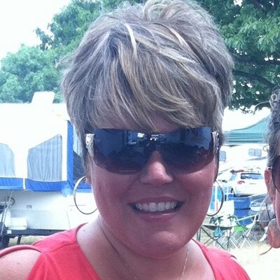 Profile Picture of Juli Alexander (@juli7868) on Twitter