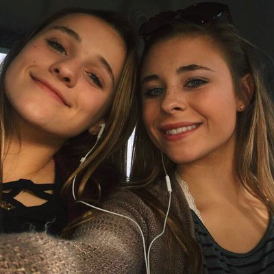 Profile Picture of Chloe Schwartz (@chlxeschwartz) on Twitter