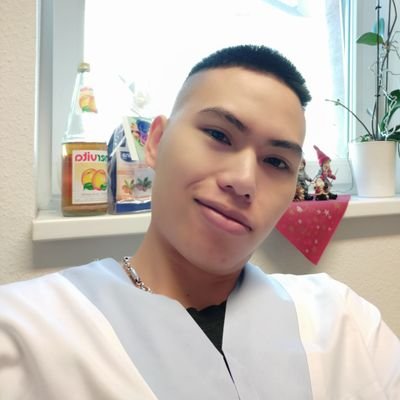 Profile Picture of Simon Vũ (@SimonV98666589) on Twitter