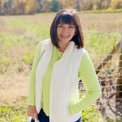 Profile Picture of Jennifer Mitchell (@jennmitchell16) on Twitter