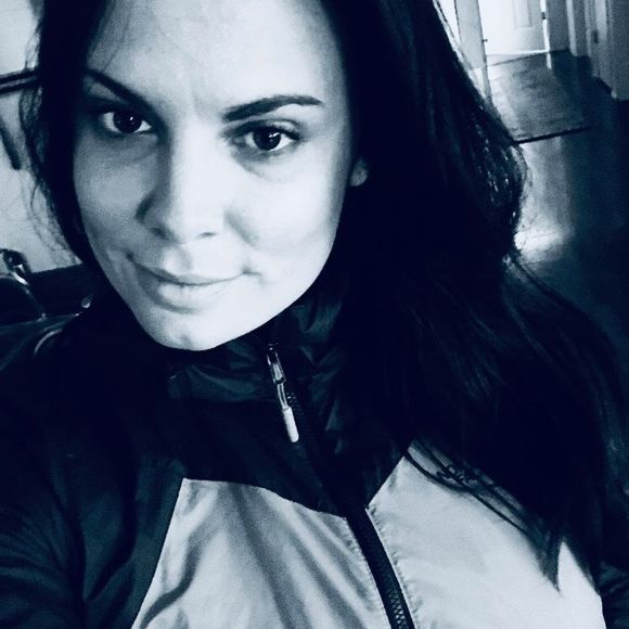 Profile Picture of Ruth Reuter (@truthrs) on Poshmark