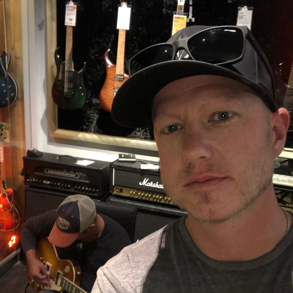 Profile Picture of Michael Pelley (@mtpelley) on Poshmark