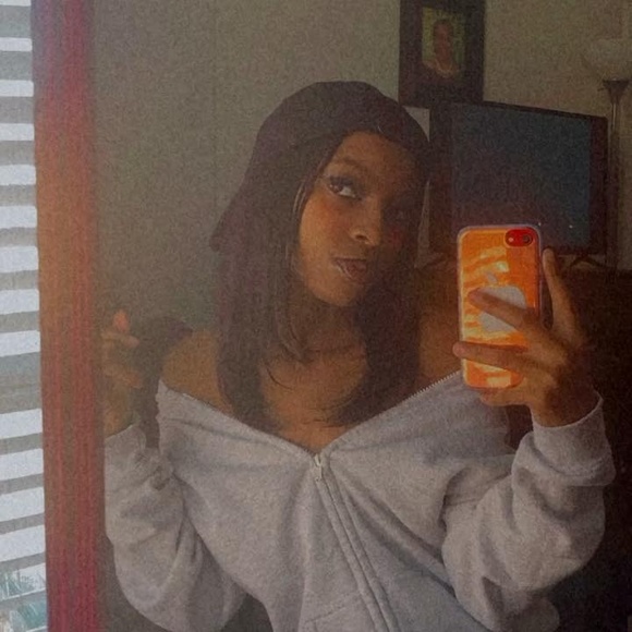 Profile Picture of Kvng Talia (@talia__22) on Poshmark