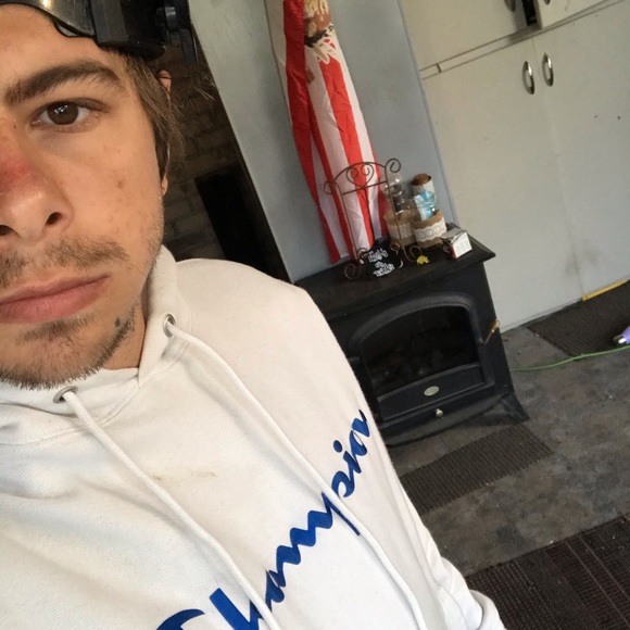 Profile Picture of Travis Tolley (@ttolley72690) on Poshmark