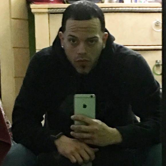 Profile Picture of Jason Velez-santiago (@jay232425) on Poshmark