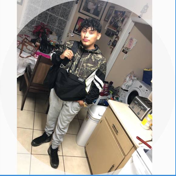 Profile Picture of Edwin Perez (@edwinn503) on Poshmark