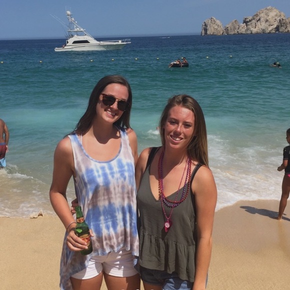 Profile Picture of Breezy Hallman (@blhallman) on Poshmark