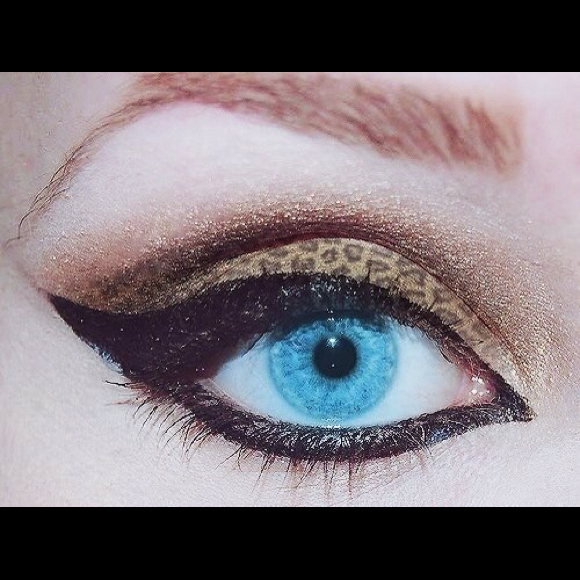 Profile Picture of Pamela Hughes (@pammybird) on Poshmark