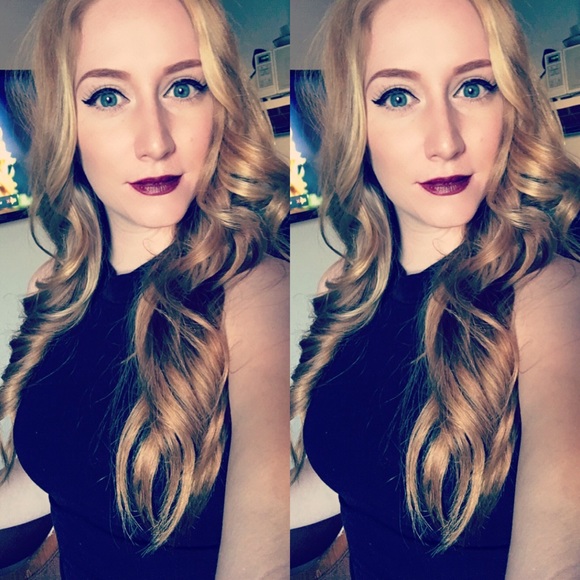 Profile Picture of Holly Tuttle (@hollay09) on Poshmark