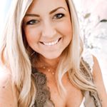 Profile Picture of 𝑪𝒂𝒓𝒊 𝑽𝒐𝒆𝒍𝒕𝒏𝒆𝒓 • 𝑪𝒂𝒓𝒊’𝒔 𝑪𝒂𝒏𝒗𝒂𝒔 (@cariscanvas) on Instagram