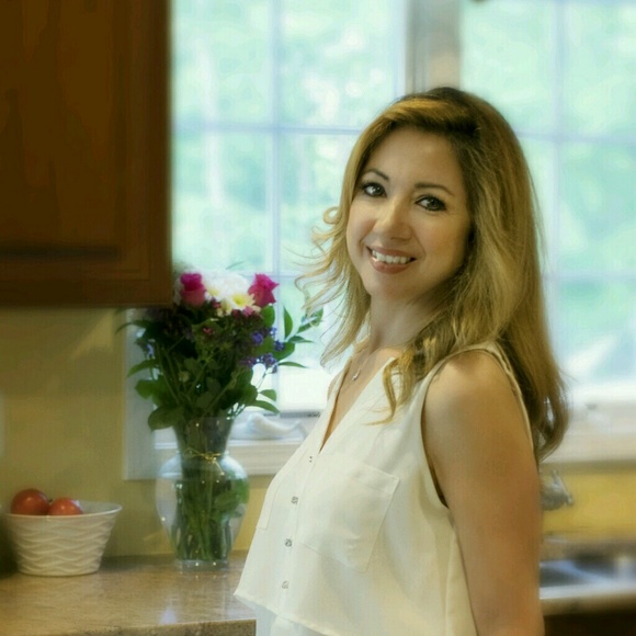 Profile Picture of Delcy Kozul (@delcyk) on Poshmark