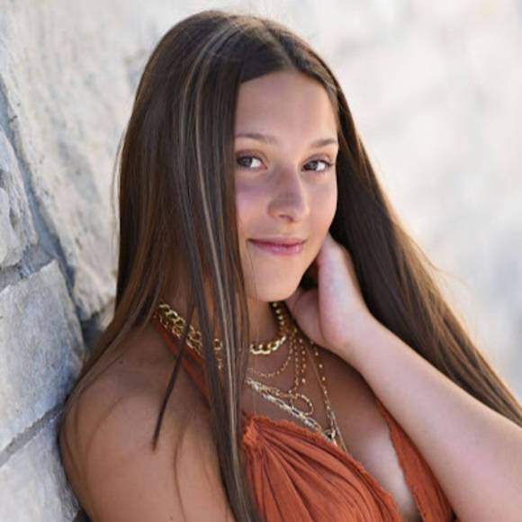 Profile Picture of Reagan Ceglio (@reagan_ceglio) on Poshmark