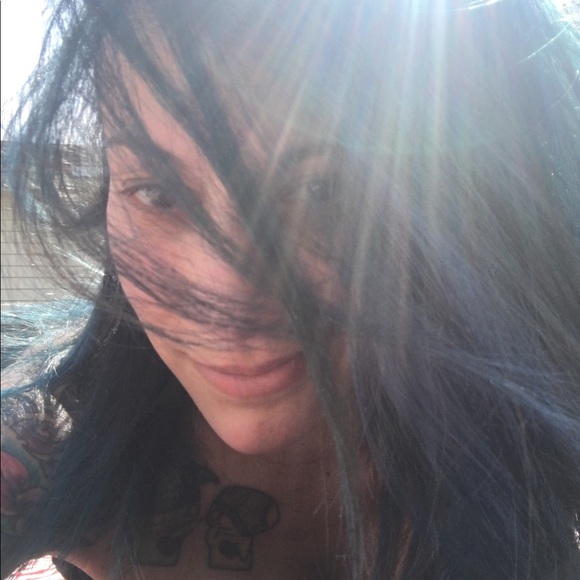 Profile Picture of Nicole Camisa (@ncamisa) on Poshmark