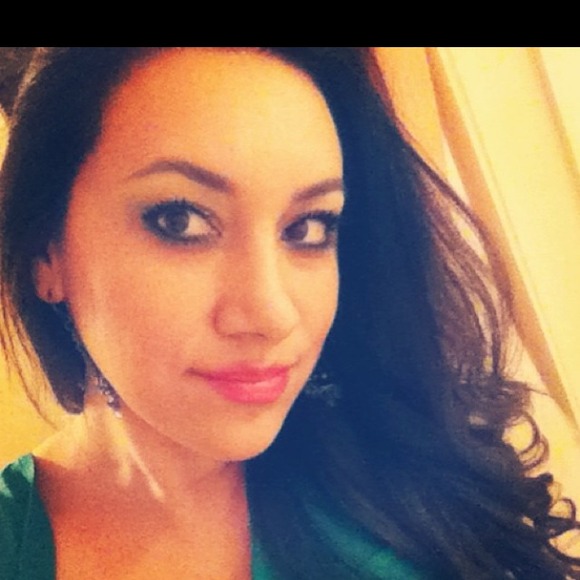 Profile Photo of Alma Chavez (@almachavez84) on Poshmark