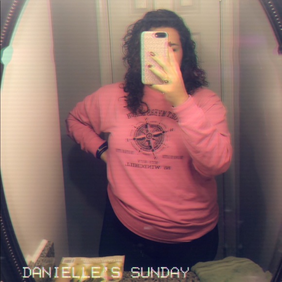 Profile Picture of Danielle Mesa (@daniellemmesa) on Poshmark