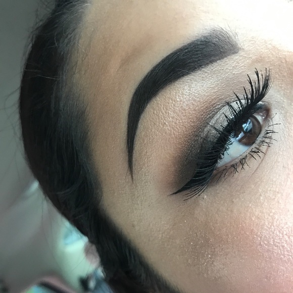 Profile Picture of Karina Velasquez (@xoglam) on Poshmark