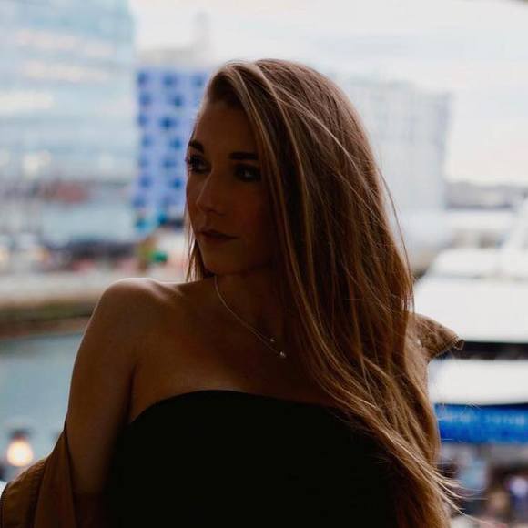 Profile Picture of Isabella Repucci (@isabellarepucci) on Poshmark