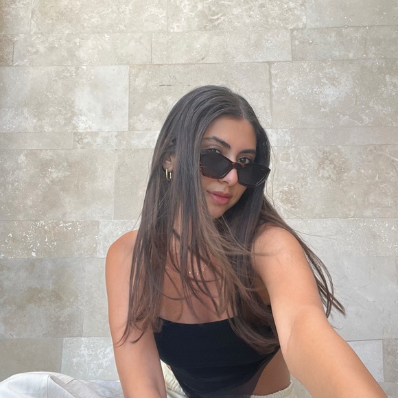 Profile Picture of Alexandra Rahimi (@alexrahimi) on Poshmark