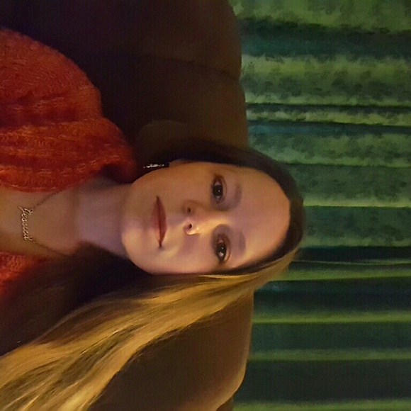 Profile Picture of Jessica Bolduc (@jessie_b_21) on Poshmark