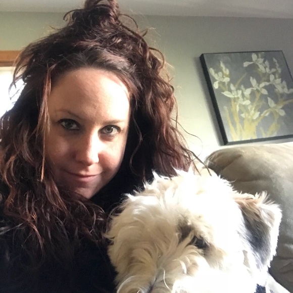Profile Picture of Emily Kowalchick (@schepp0910) on Poshmark