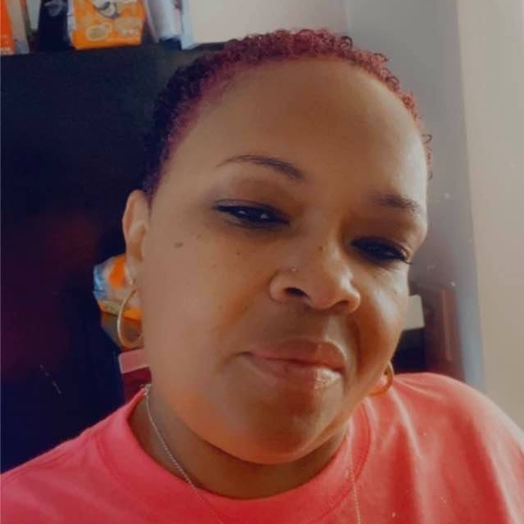 Profile Picture of Stacey Fields (@staceyfields33) on Poshmark