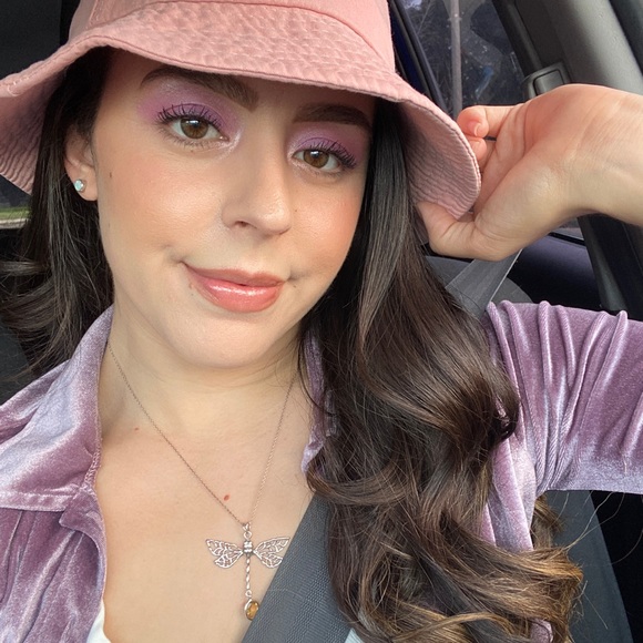 Profile Picture of Kimberly Rillorta (@kimrillorta) on Poshmark