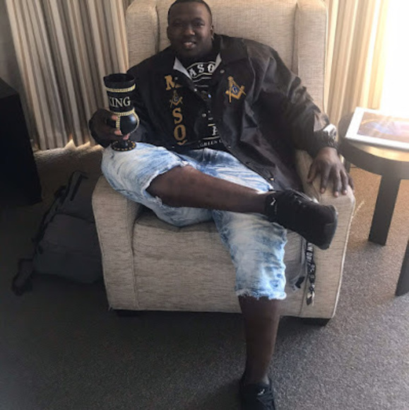 Profile Picture of Elvert Bolden (@boldenelvert) on Poshmark