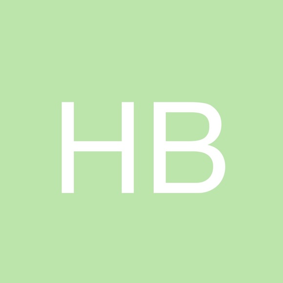 Profile Picture of Haley Barry (@haley_barry) on Poshmark