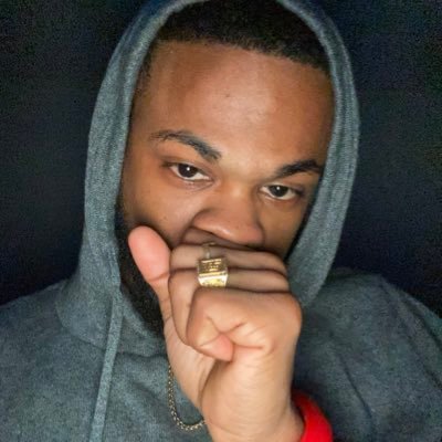 Profile Picture of ️️Tim Brown🏀 (@1_HandsomeGuy06) on Twitter