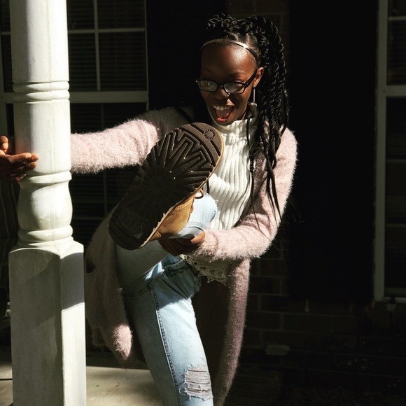 Profile Picture of Kenya Singleton (@kenyajalen) on Poshmark